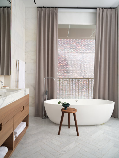 Fernando Piva - NYC Chelsea Apartment - Photo Reid Rolls - Master Bathroom