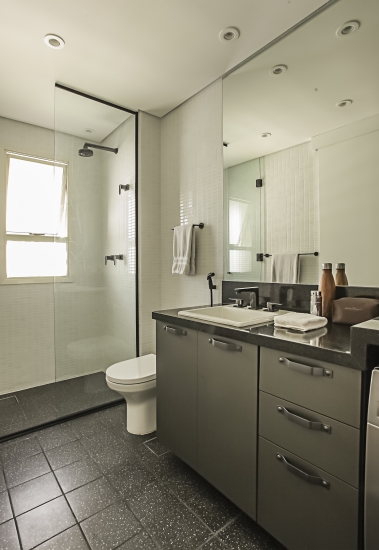 Fernando Piva - apto pequeno banho